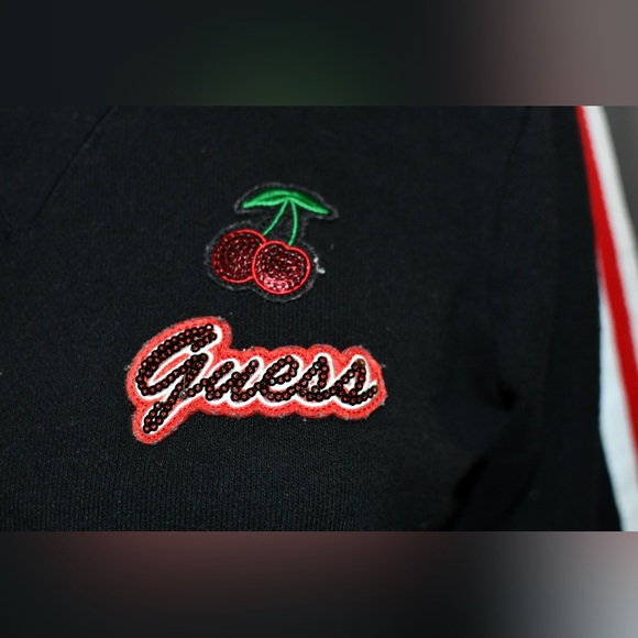 Guess Sweater - Picture 14 of 15